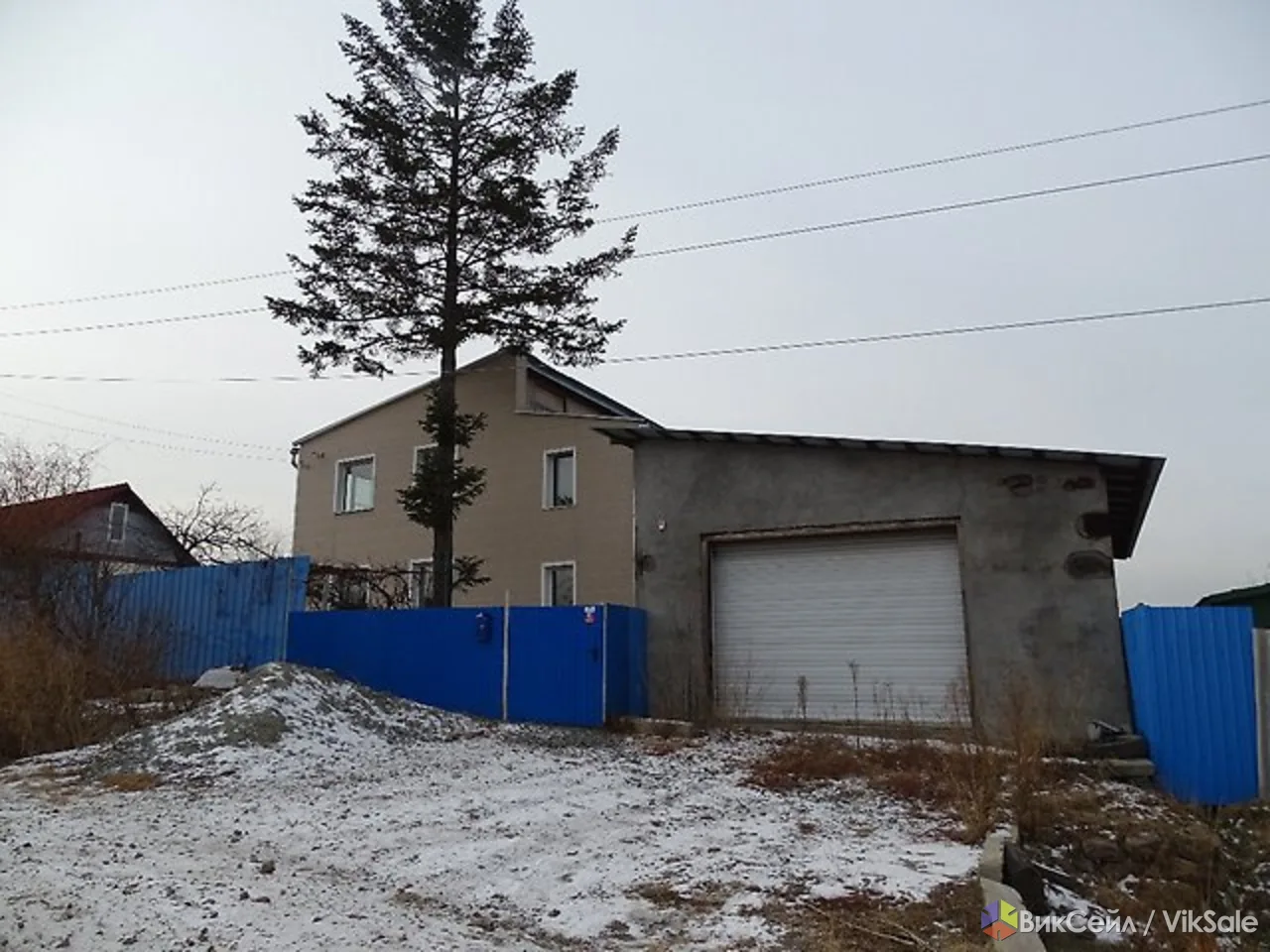 Просторный дом. Артем, район Автовокзала, 200 кв. м., земля 1000 кв. м