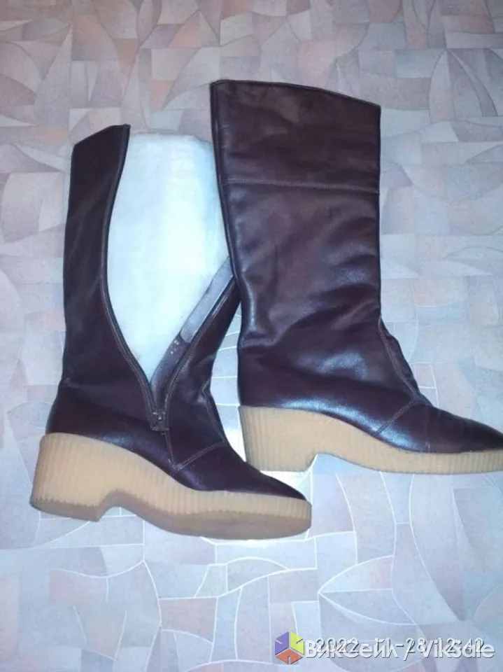 Продам новые женские зимние сапоги 39