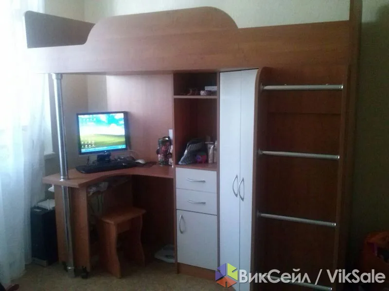 2-ярусная кровать с блоком и выдвижным столиком