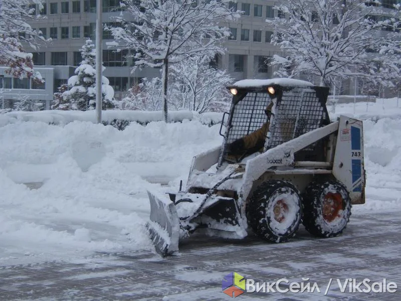 Комплексная уборка снега спецтехникой: оперативно и ответственно