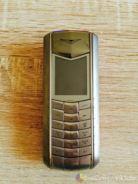 Vertu Ascent — премиальный телефон в отличном состоянии