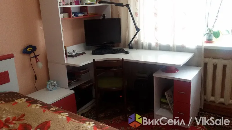 Детский гарнитур: шкаф, кровать, стол и тумба