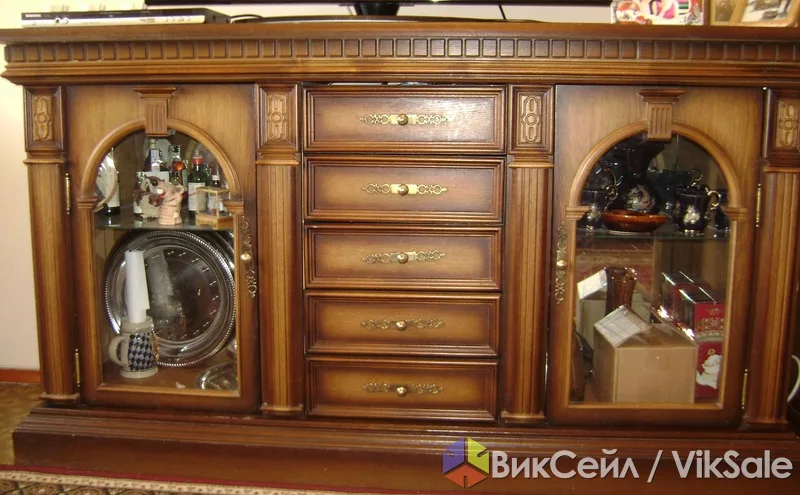 Поставка под зеркало или телевизор из дуба