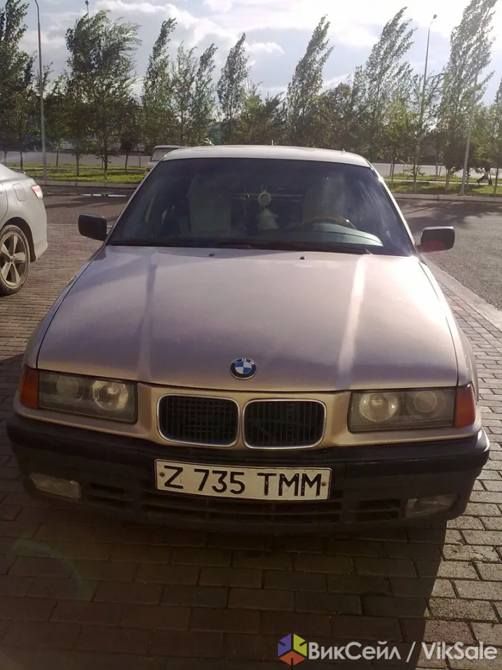BMW 318 1993 года, автомат, золотистый