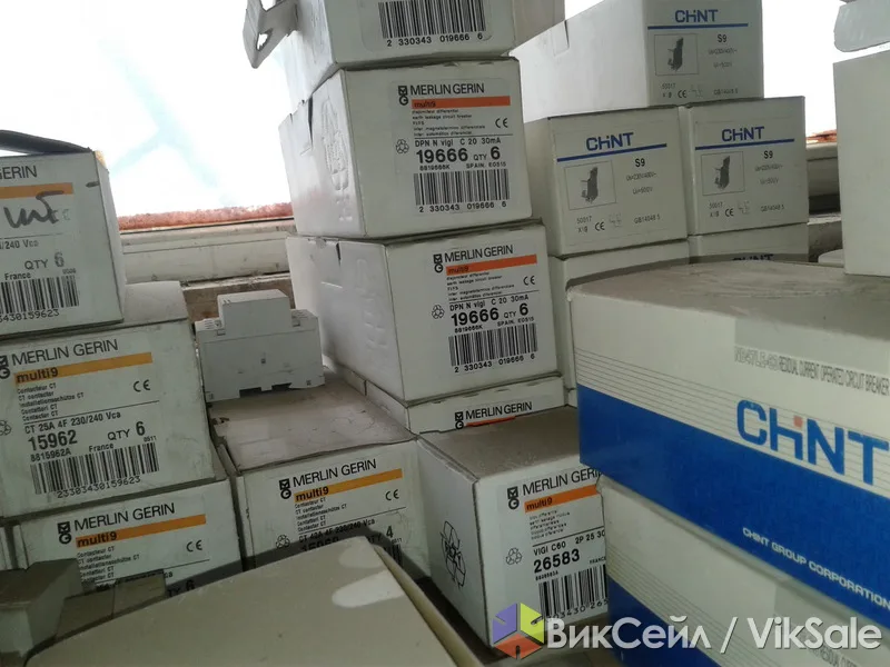 Автомат Schneider Electric MERLIN GERIN 3P 80A, 2 шт., оригинал