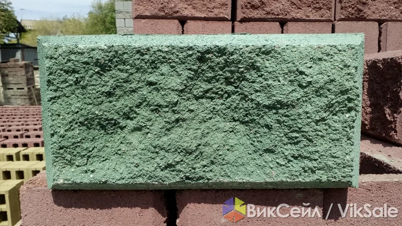 Сплитерный блок "рваный с фаской" зеленый