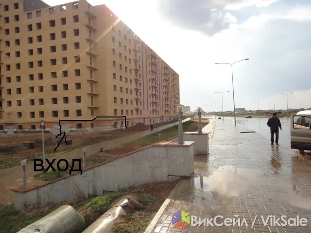 Цокольное помещение на уровне первого этажа, 100 кв.м