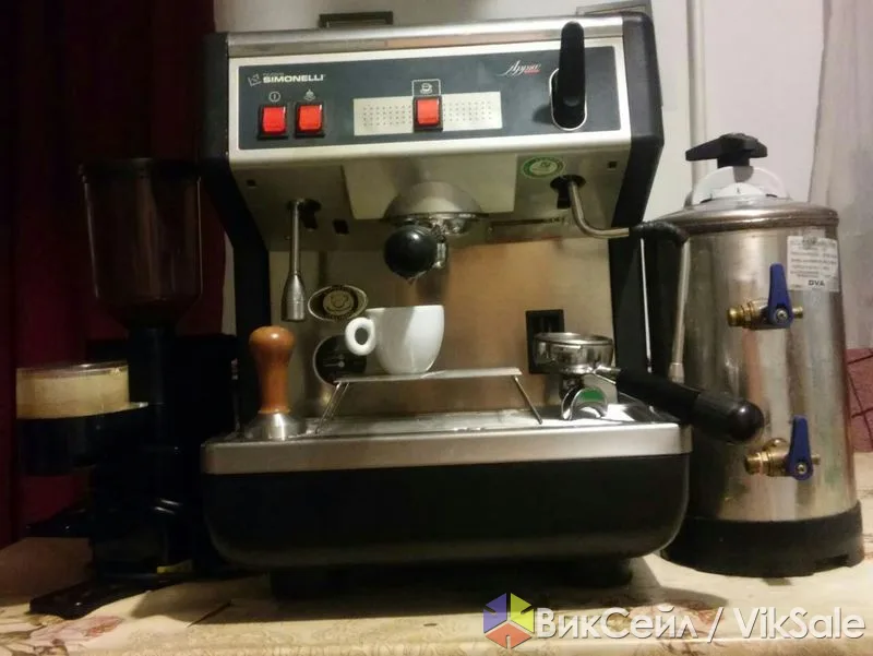 Профессиональная кофемашина Nuova Simonelli Appia 1 GR с комплектом