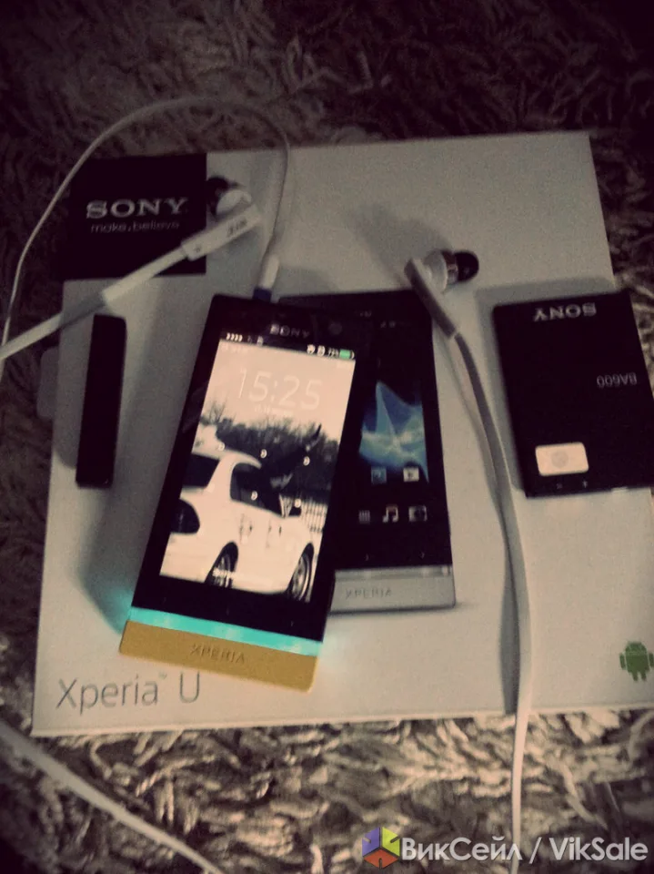 Sony Xperia U (ST25i) в отличном состоянии, с комплектом