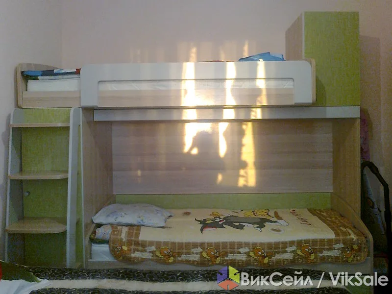 Детская двухъярусная кровать «КИВИ» с матрасами