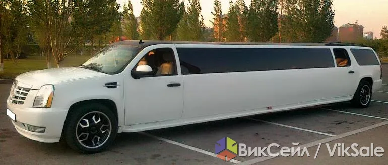 Аренда лимузина Cadillac Escalade для выписки из роддома в Астане