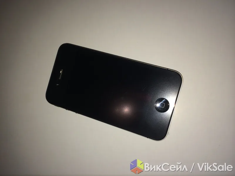 Apple iPhone 4, 16 ГБ, чёрный — в отличном состоянии