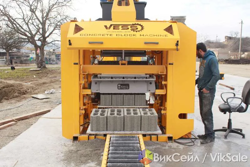 Полуавтоматический вибропресс VESS ECO 4.1 — новое оборудование для бизнеса