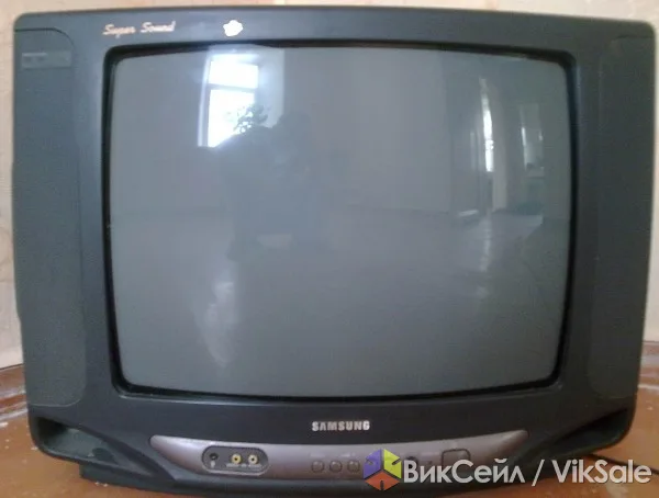 Телевизор Samsung, диагональ 54 см, с пультом