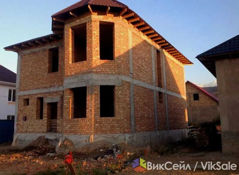Двухэтажный коттедж 240 м² в живописном районе