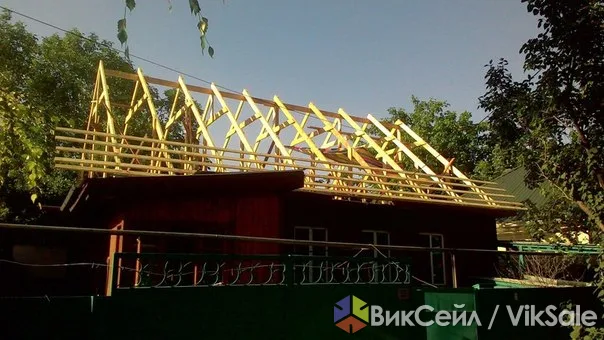 Кровельные работы: каркасы крыш, мансарды, утепление, водостоки, карнизы