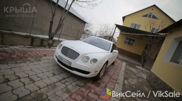 Два двухэтажных дома рядом с Дендропарком