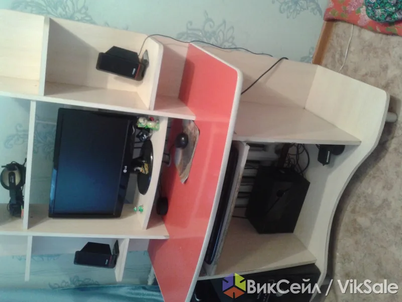 Компьютерный стол из дерева, ширина 101 см