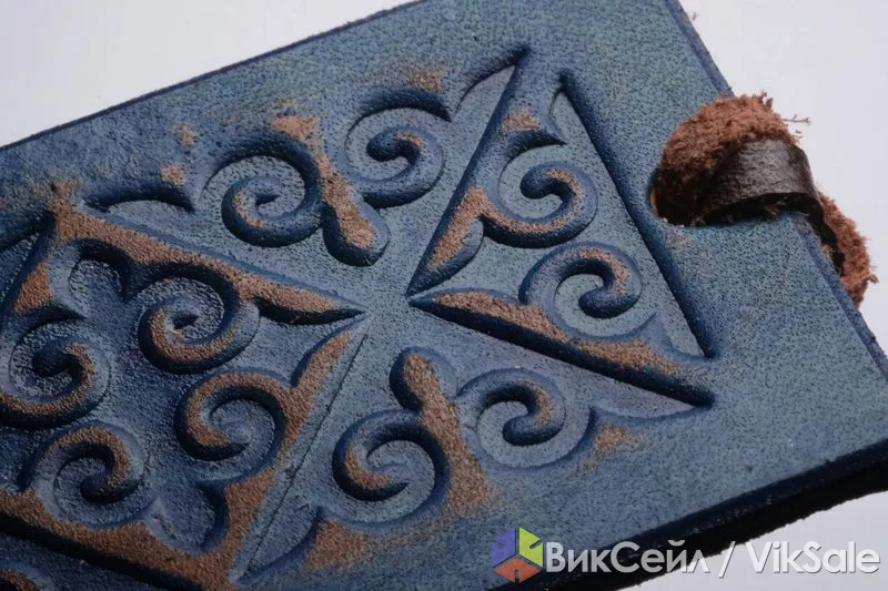 Кулон из натуральной кожи ручной работы