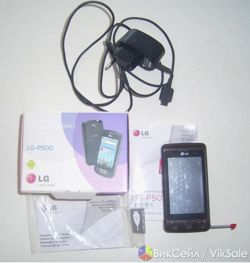 Сотовый сенсорный телефон LG KP500 в отличном состоянии