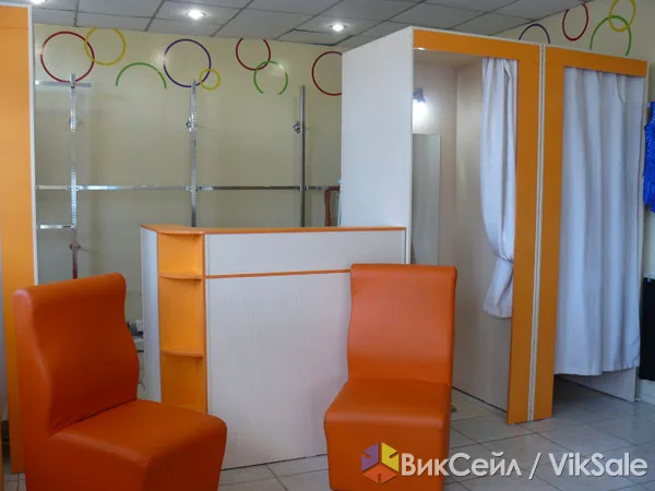 Кресла из кожзама оранжевого цвета, 2 шт.
