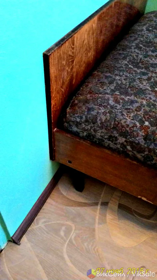 Деревянная кровать с матрасом, полуторка
