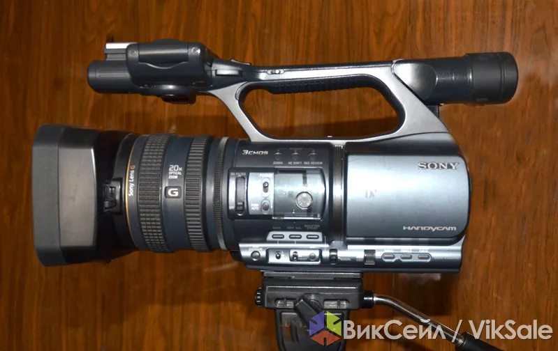Видеокамера Sony HDR-FX1 (или аналог) — отличное состояние, штатив и батарея