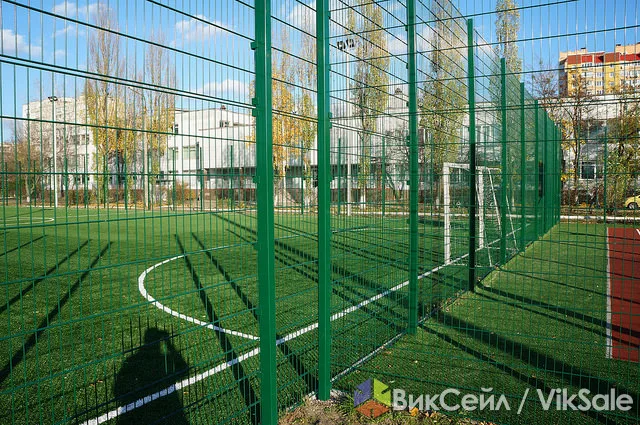 Сварные 2D-панели для ограждения футбольных полей