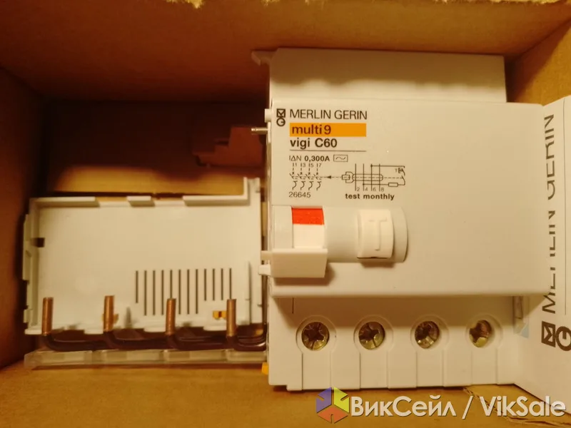 УЗО Schneider Electric Merlin Gerin 4P 63A 300 мА, 13 шт.
