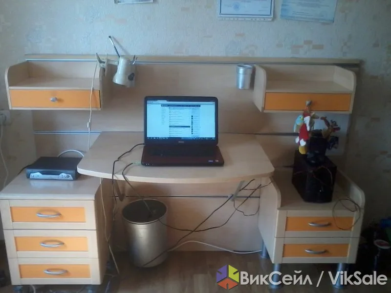 Мебельный уголок и шкафы для детской комнаты