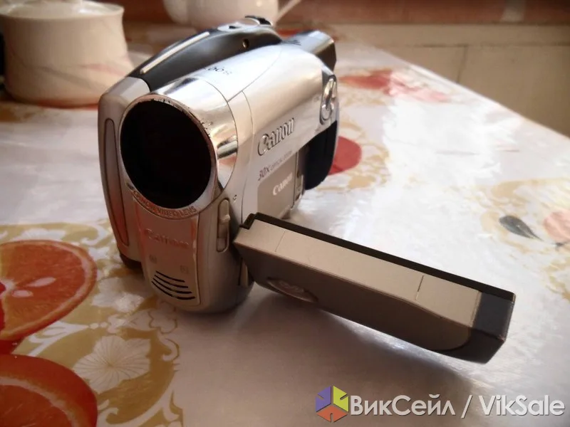 Цифровая видеокамера Canon DC201 с аксессуарами