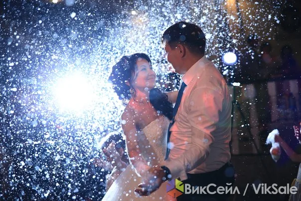 Спецэффекты на свадебный танец: мыльные пузыри, снег, дым