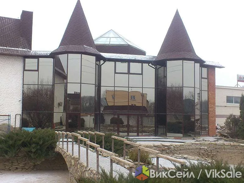 Тонировка зданий солнцезащитной плёнкой