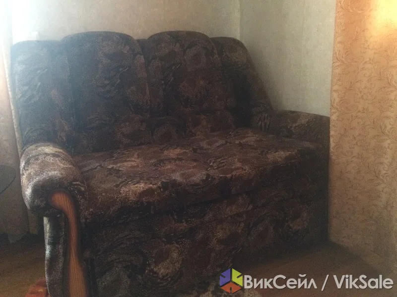 Раскладной диван, два кресла и мини-диван
