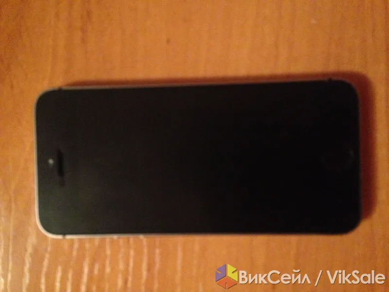 iPhone 5s в хорошем состоянии, с аксессуарами
