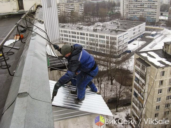 Требуются разнорабочие на монтаж жести и витражей