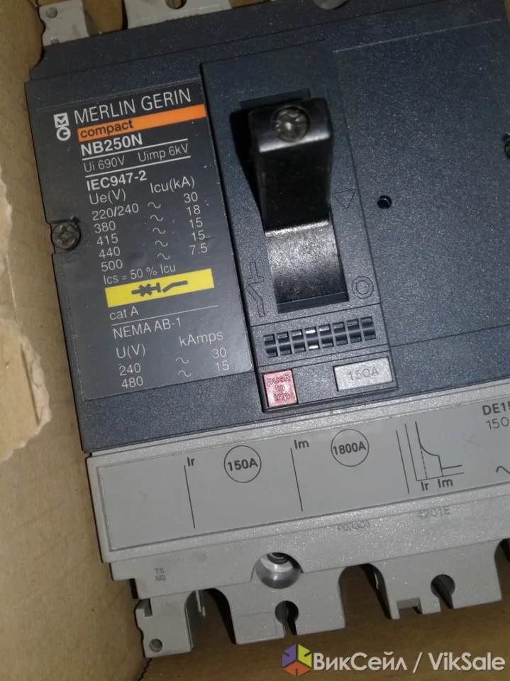 Автоматический выключатель Schneider Electric MERLIN GERIN 3P 150 А