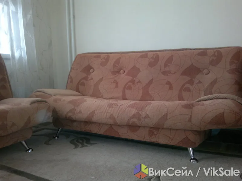 Диван и кресло в хорошем состоянии