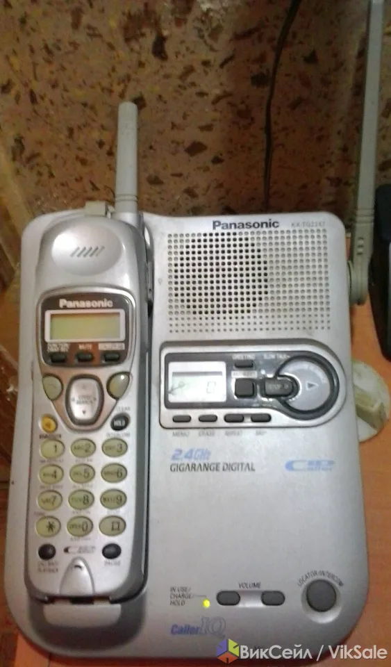 Беспроводной DECT-телефон Panasonic KX-TG2247 с автоответчиком