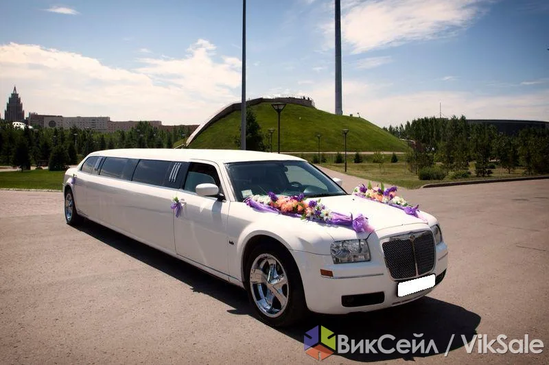 Аренда лимузина Chrysler 300C для торжеств